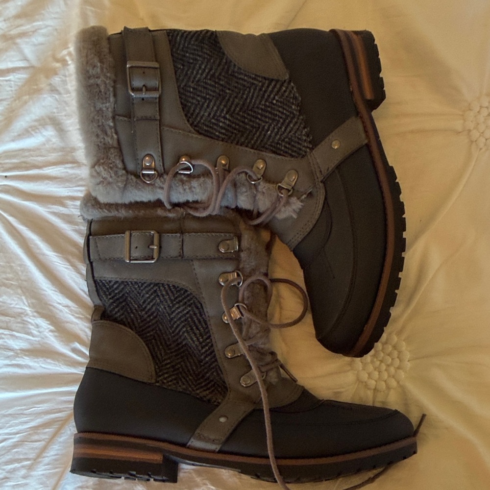✅Rock & Candy brand  Women's 9.5 Gray & black Lace Up work boot/snow boots.